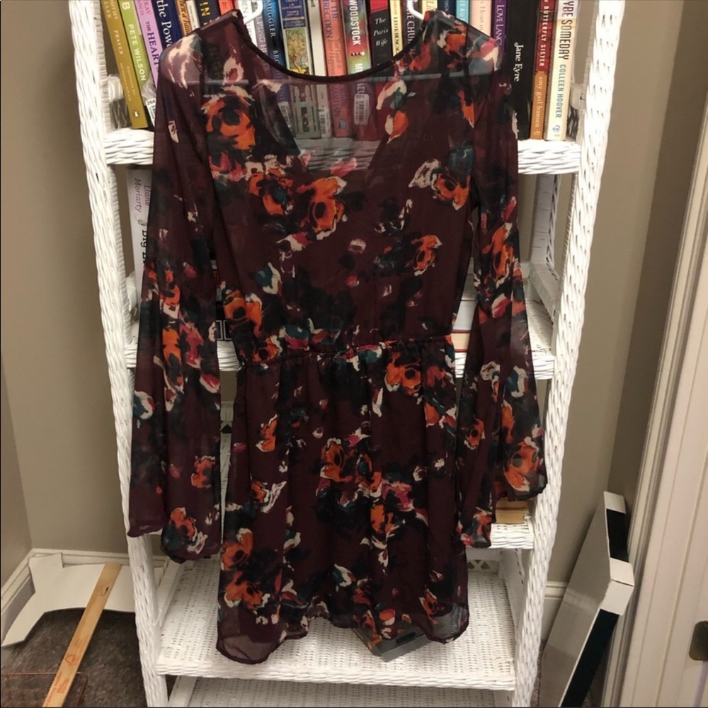 Abercrombie & Fitch Bell Sleeve Floral Dress - Picture 6 of 7